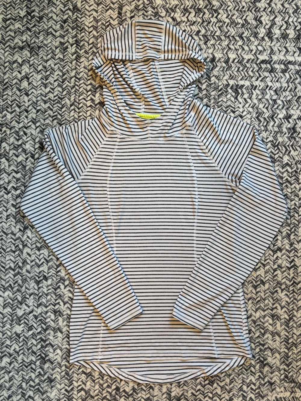 Like New Lightweight Striped Pullover Hoodie Size Small